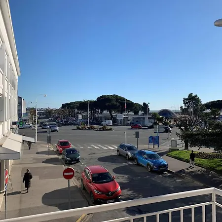 - Au Coeur Du Centre-ville - à 200m Seulement Appartamento Royan